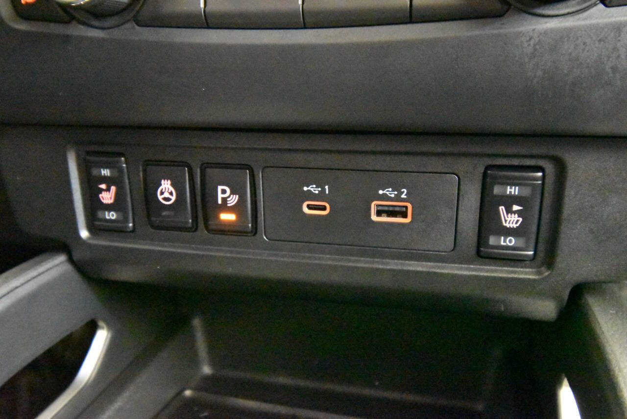 Used 2025 Nissan Frontier SV w/ SV Convenience Package image 19