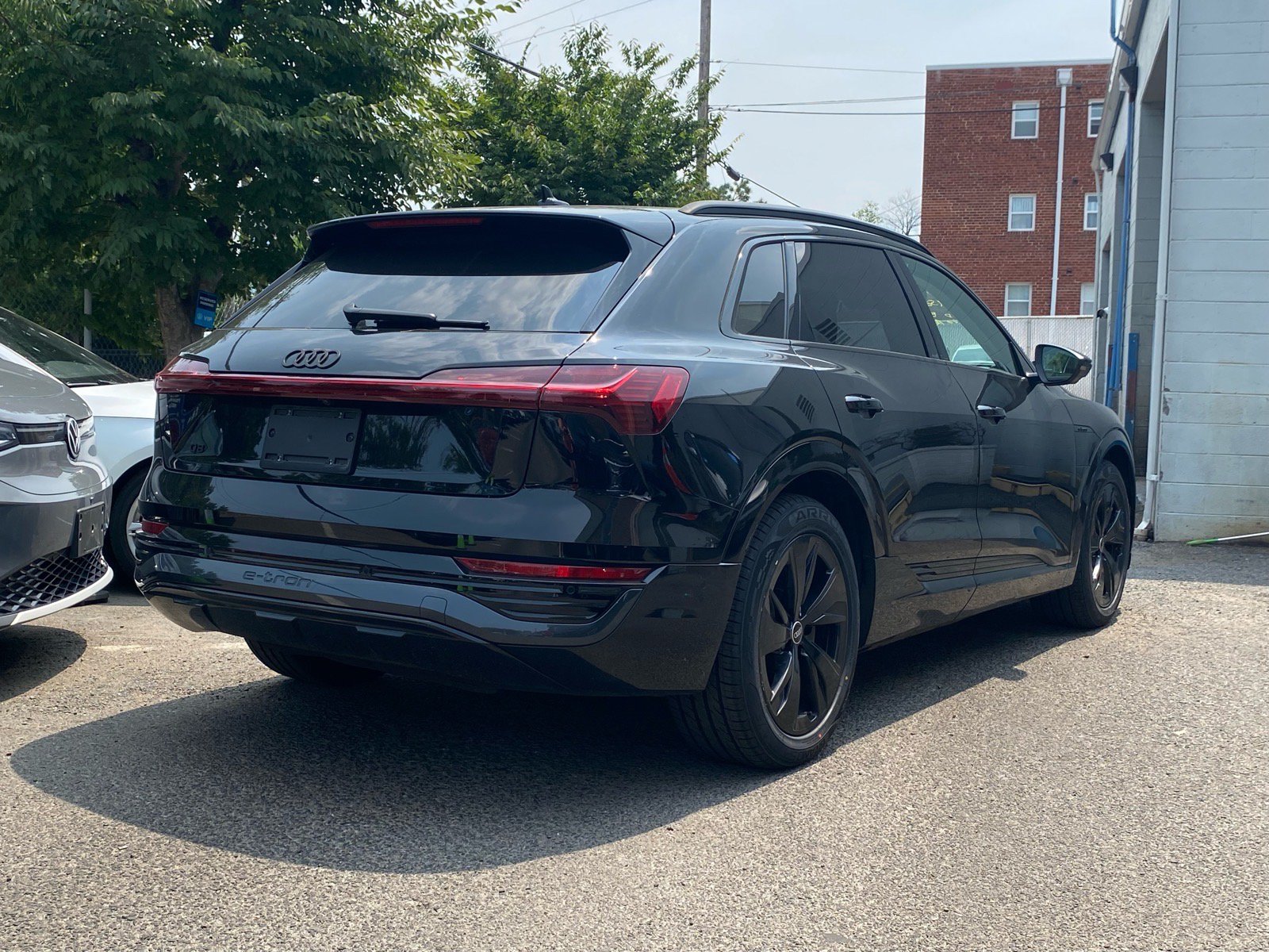 Used 2024 Audi Q8 e-tron Premium Plus w/ Premium Plus Package AWD/4WD image 3