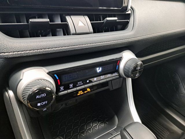 Used 2025 Toyota RAV4 XLE image 14