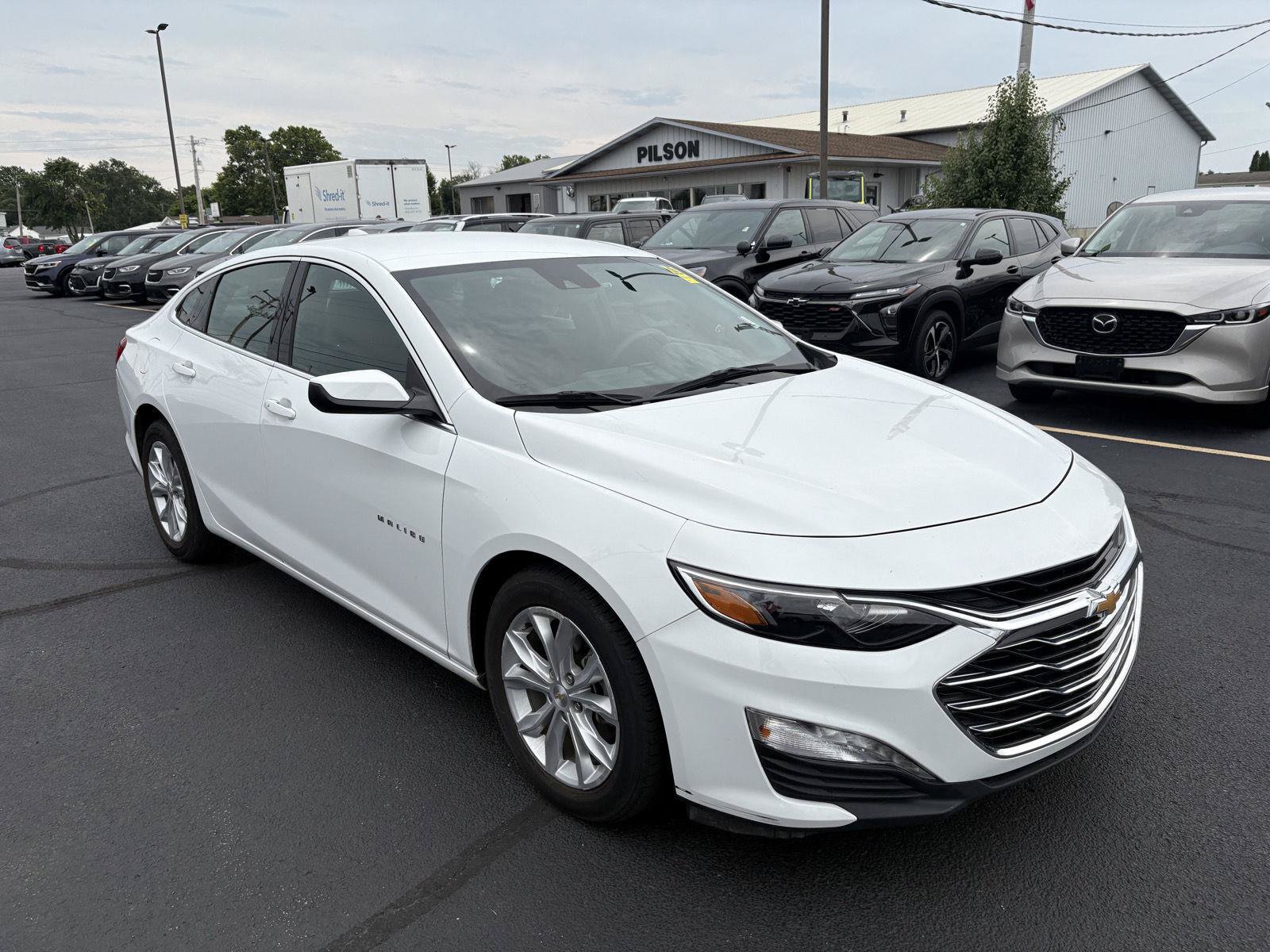 Used 2024 Chevrolet Malibu LT FWD image 2