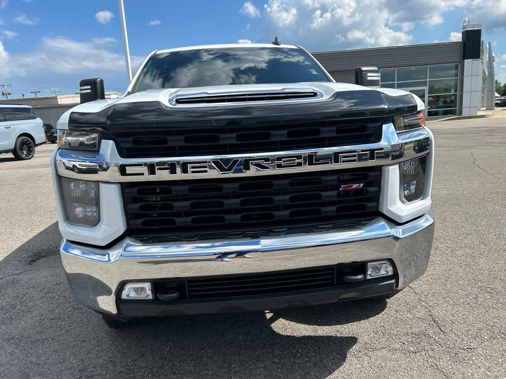 Used 2022 Chevrolet Silverado 2500 LT w/ Convenience Package AWD/4WD image 2