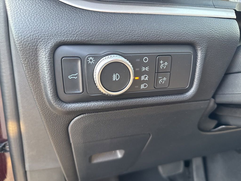 Used 2022 Ford Explorer XLT w/ Equipment Group 202A image 14