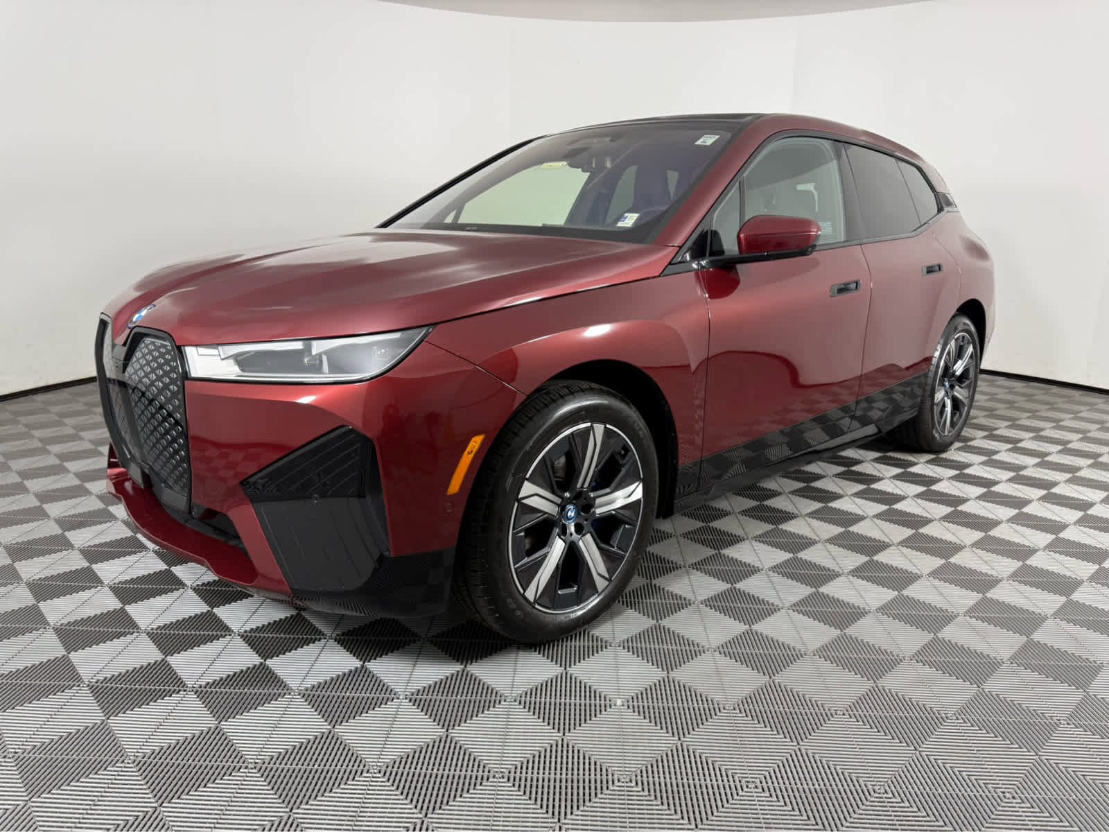 Certified 2025 BMW iX xDrive50 image 8