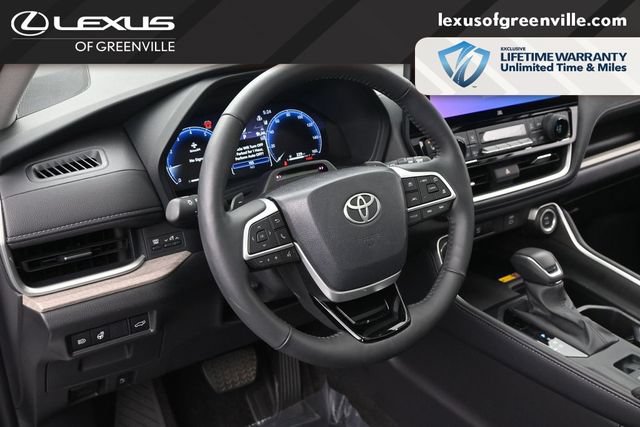 Used 2025 Toyota Grand Highlander AWD image 24