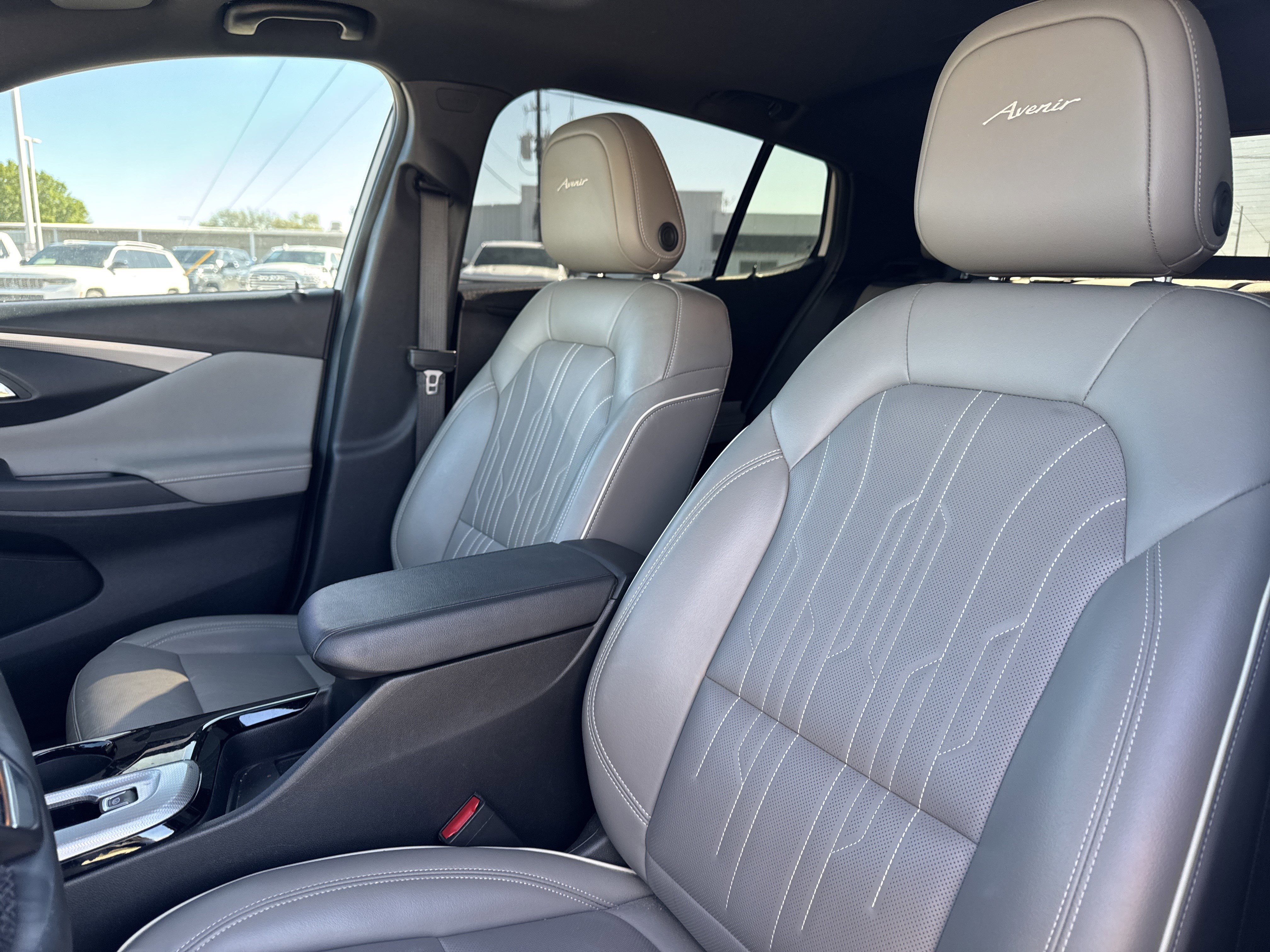 Used 2025 Buick Envista Avenir image 6