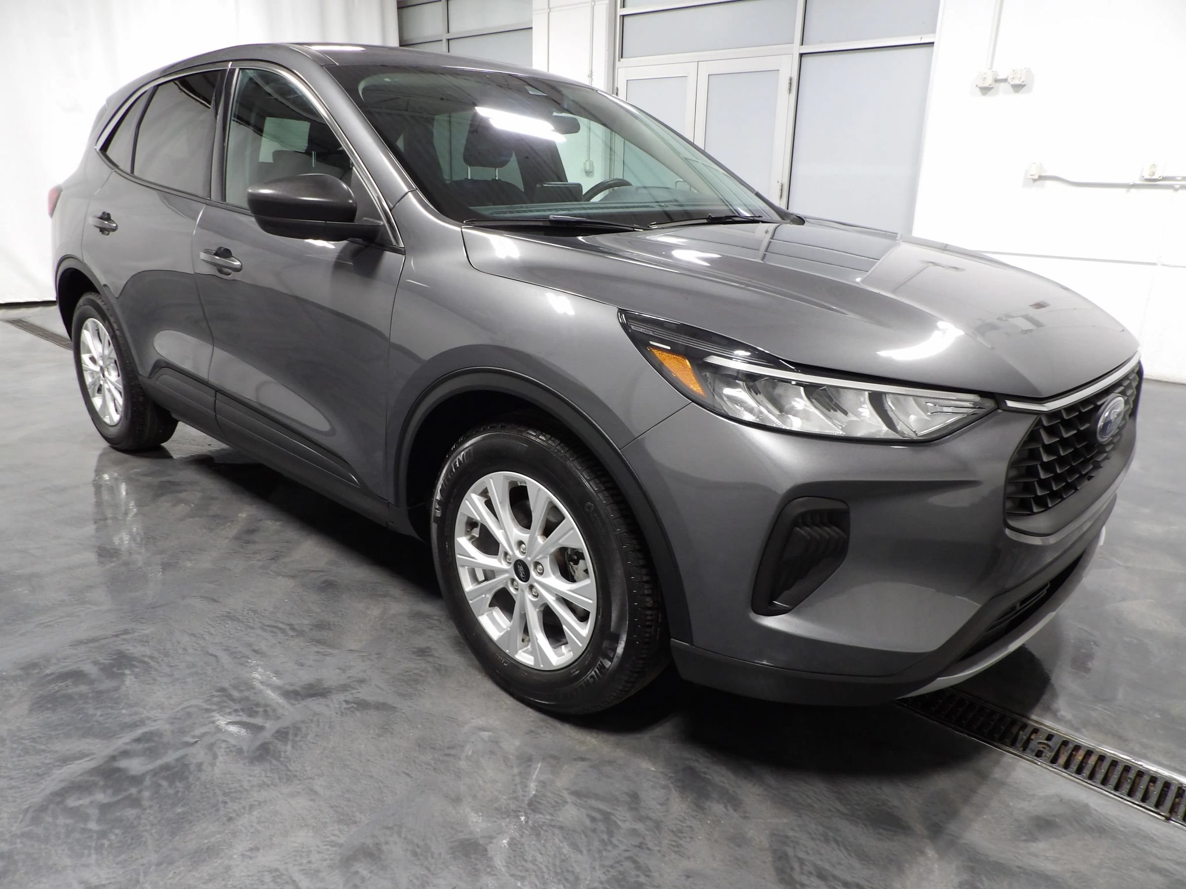 Used 2023 Ford Escape Active FWD image 2