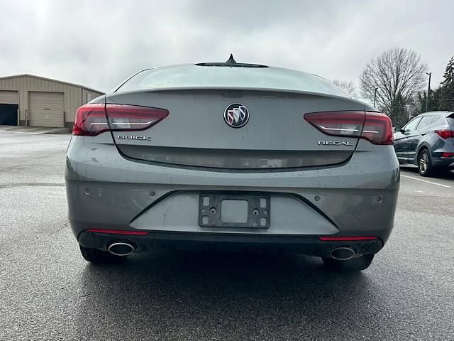 Used 2018 Buick Regal Essence w/ Driver Confidence Package #1 image 4