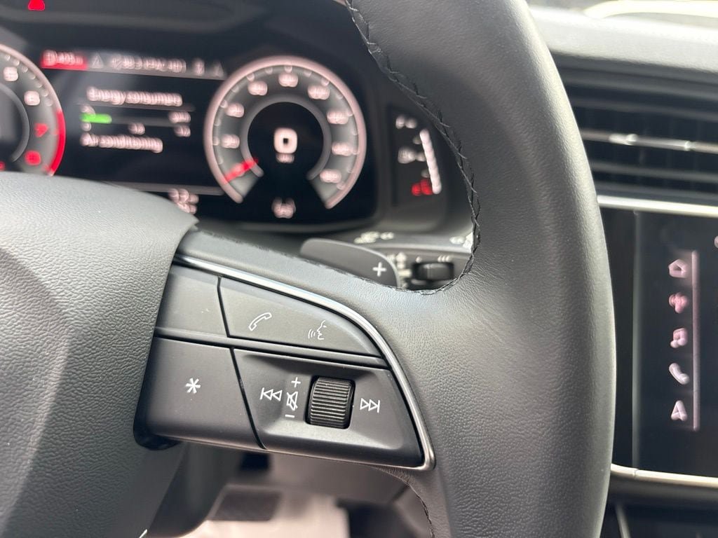 Used 2023 Audi Q8 Premium Plus AWD/4WD image 22