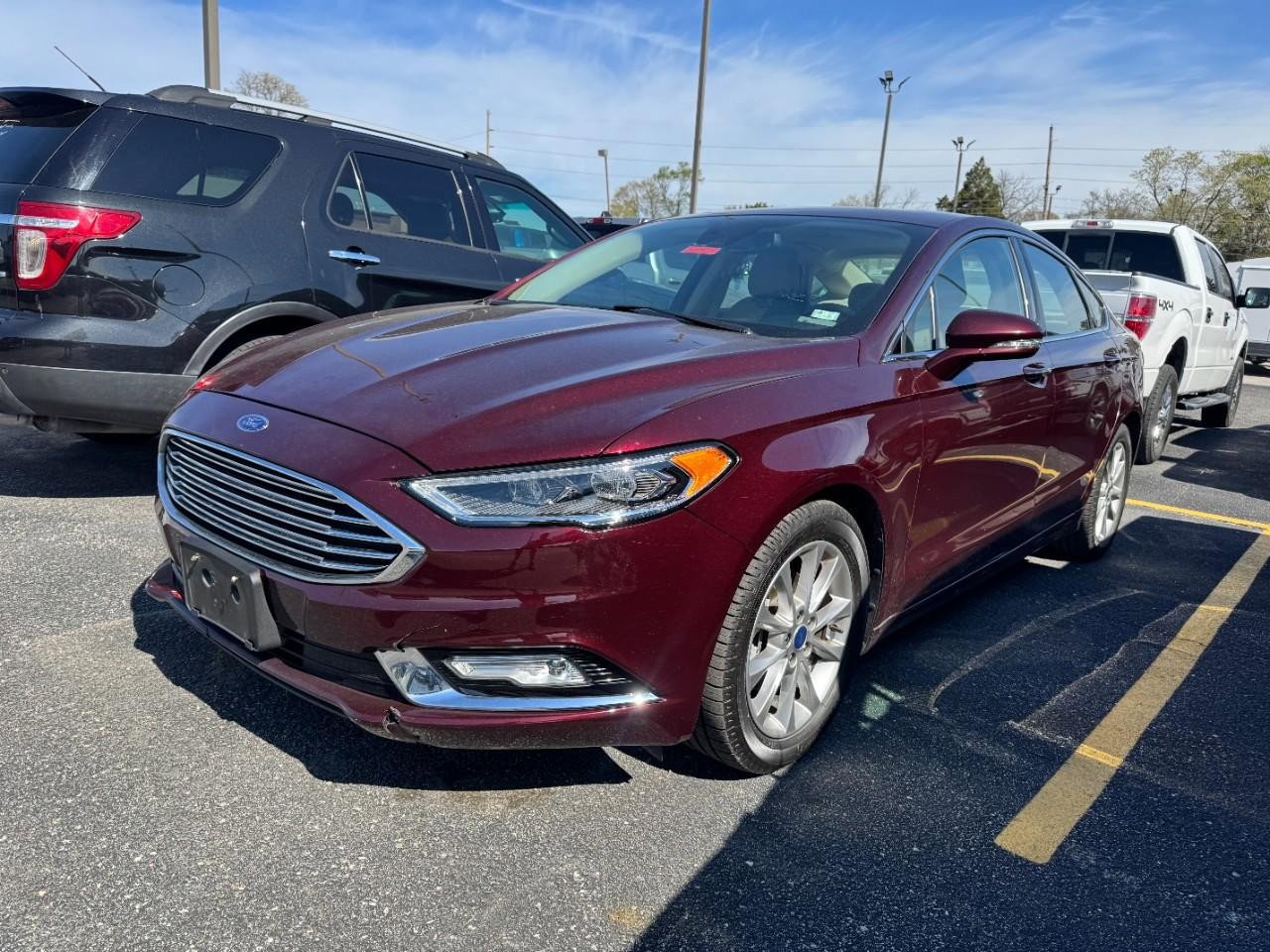 Used 2017 Ford Fusion SE w/ Fusion SE Technology Package image 6