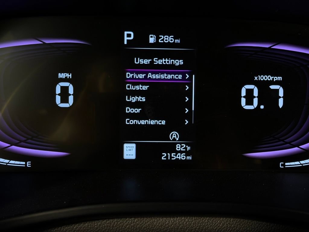 Used 2025 Kia Soul LX w/ LX Technology Package FWD image 16
