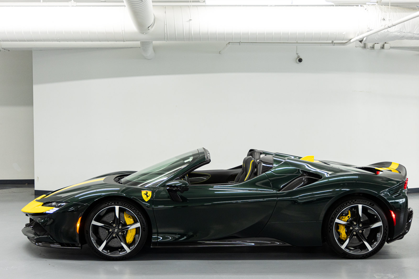 Used 2025 Ferrari SF90 Spider AWD/4WD image 5
