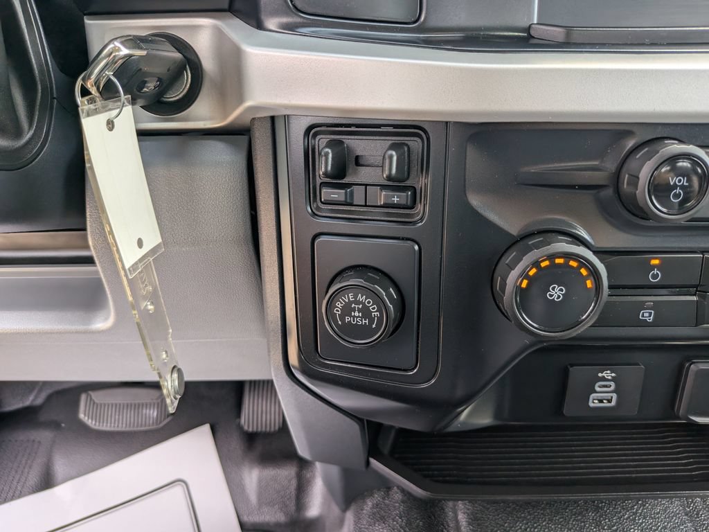 Used 2025 Ford F350 XL w/ XL Chrome Package RWD image 25