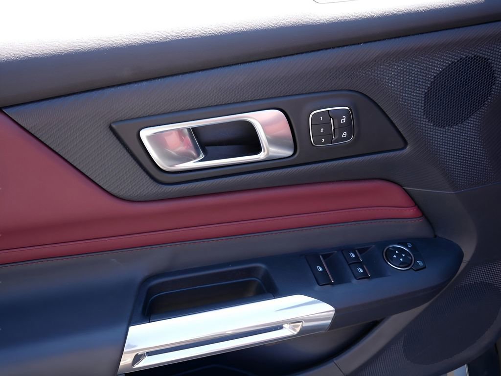 Used 2025 Ford Mustang GT Premium RWD image 16