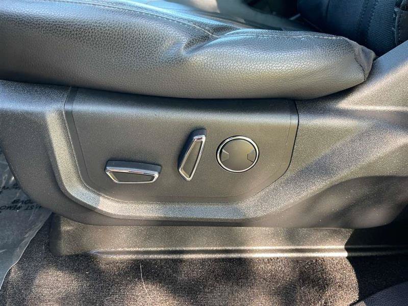 Used 2018 Ford Expedition Limited w/ Equipment Group 302A AWD/4WD image 78