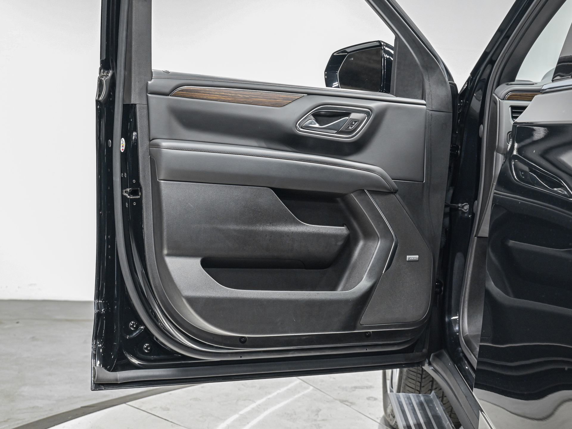 Used 2023 Chevrolet Tahoe High Country w/ Premium Package 2 image 12