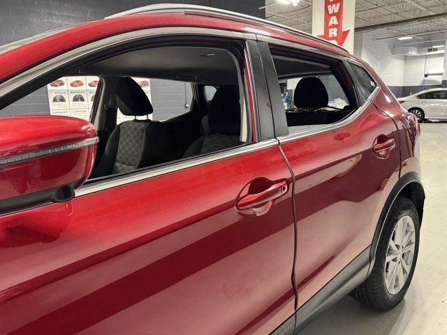 Used 2018 Nissan Rogue Sport SV w/ SV Technology Package AWD/4WD image 21