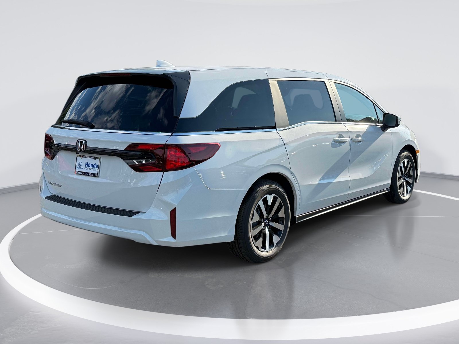 New 2027 Honda Odyssey Elite image 2