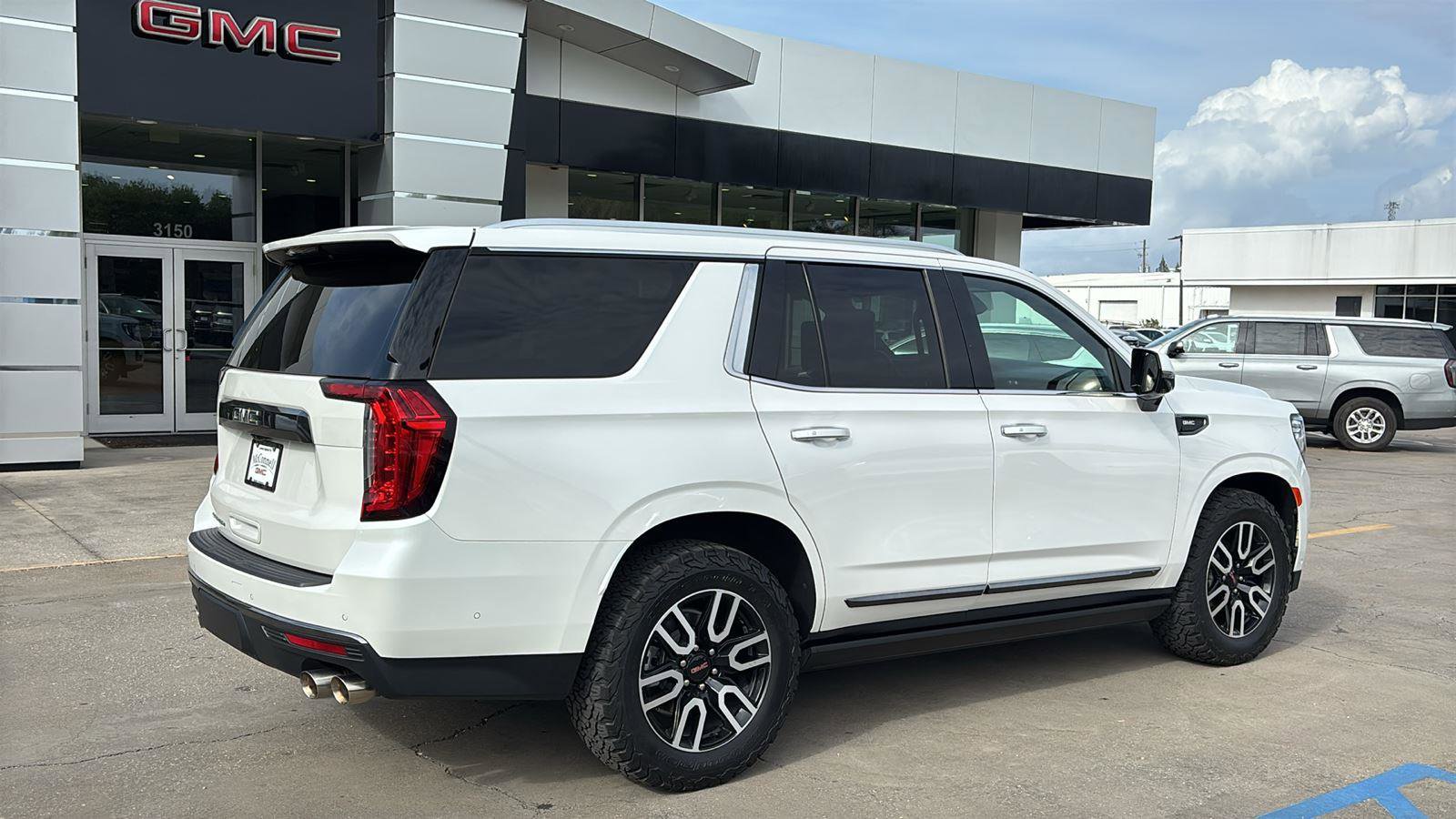 Certified 2023 GMC Yukon Denali Ultimate image 7