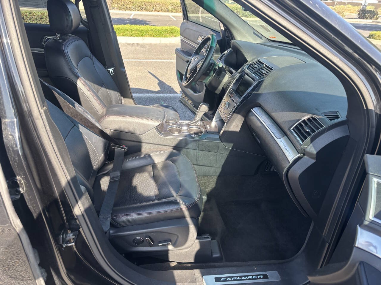 Used 2016 Ford Explorer Sport w/ Equipment Group 401A AWD/4WD image 28