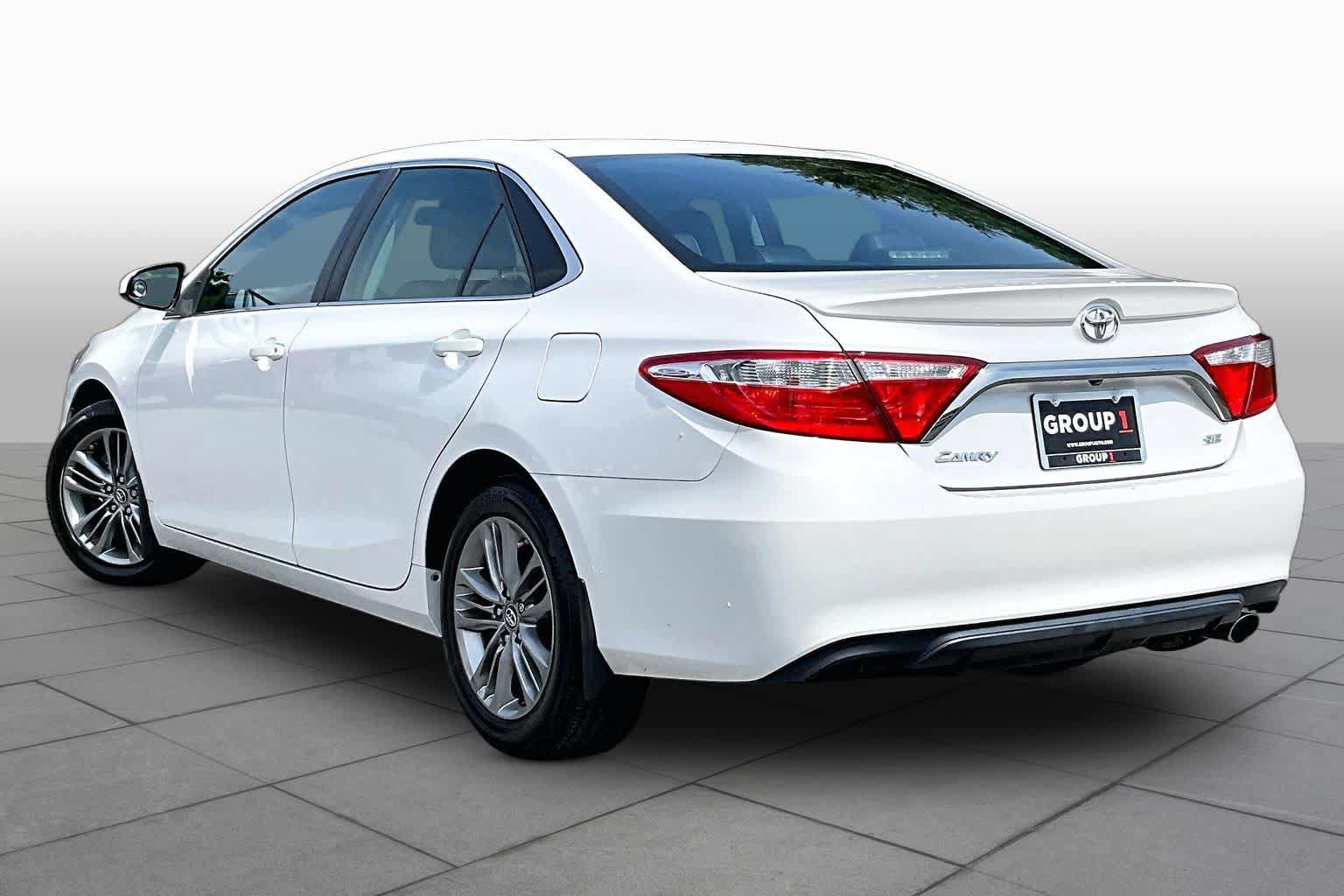 Used 2017 Toyota Camry SE FWD image 12