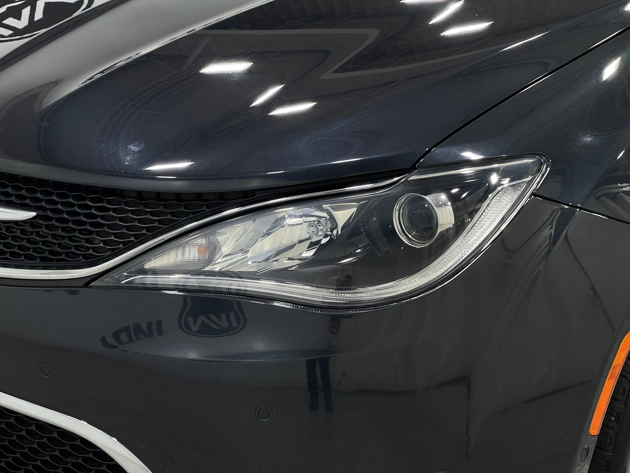 Used 2019 Chrysler Pacifica Touring-L Plus w/ Advanced Safetytec Group FWD image 35