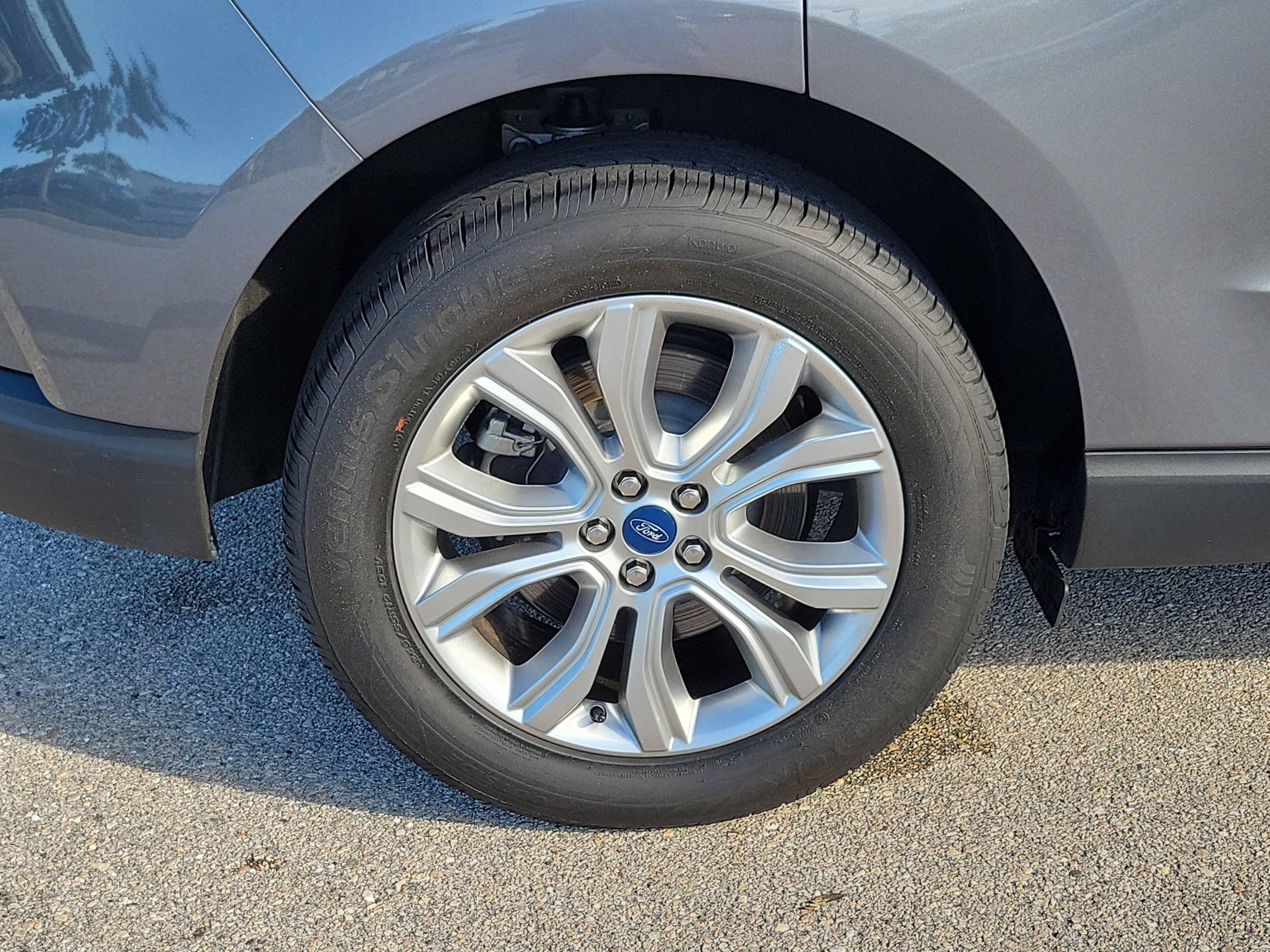 Used 2022 Ford Edge Titanium image 9