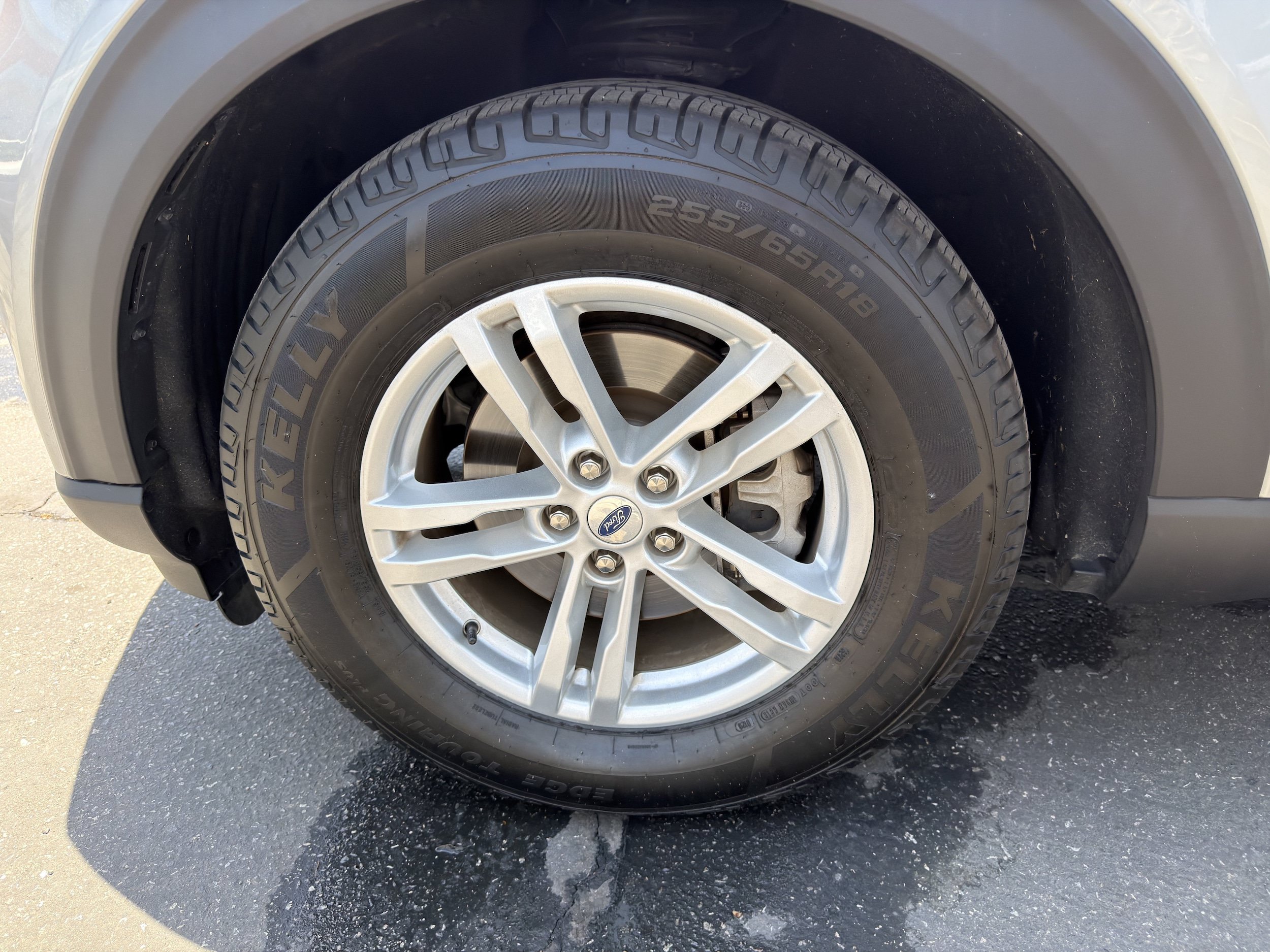 Used 2023 Ford Explorer XLT RWD image 37