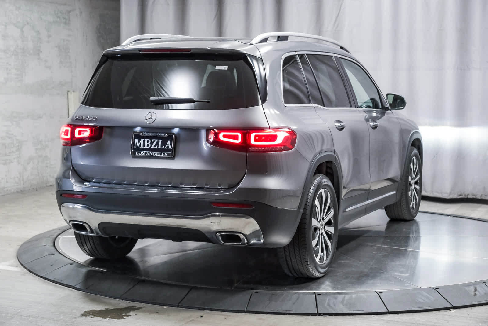 Used 2022 Mercedes-Benz GLB 250 image 4