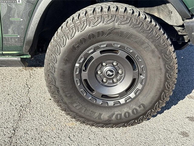 Used 2023 Ford Bronco Everglades image 9