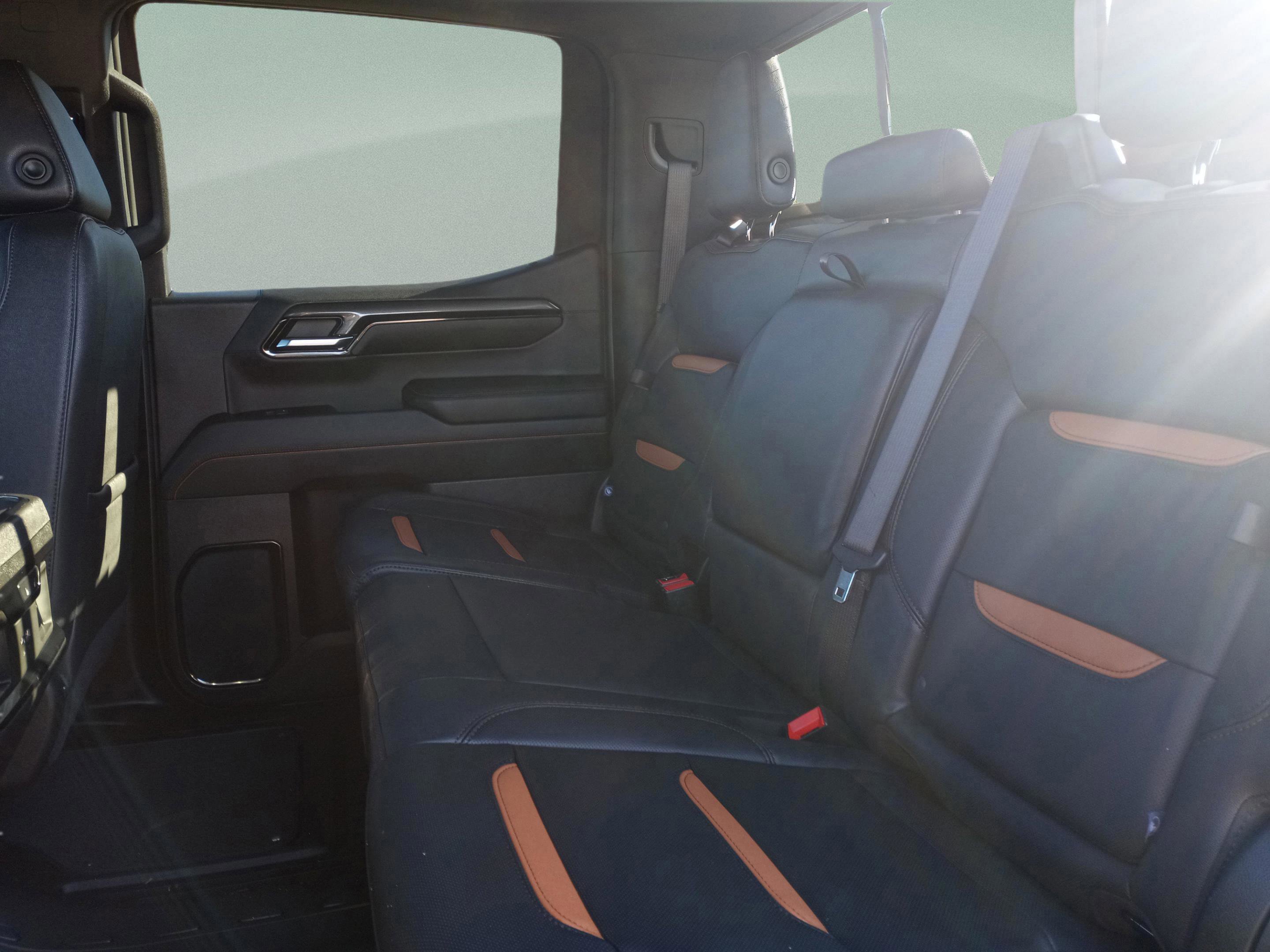 Used 2024 GMC Sierra 1500 AT4 w/ Technology Package image 25