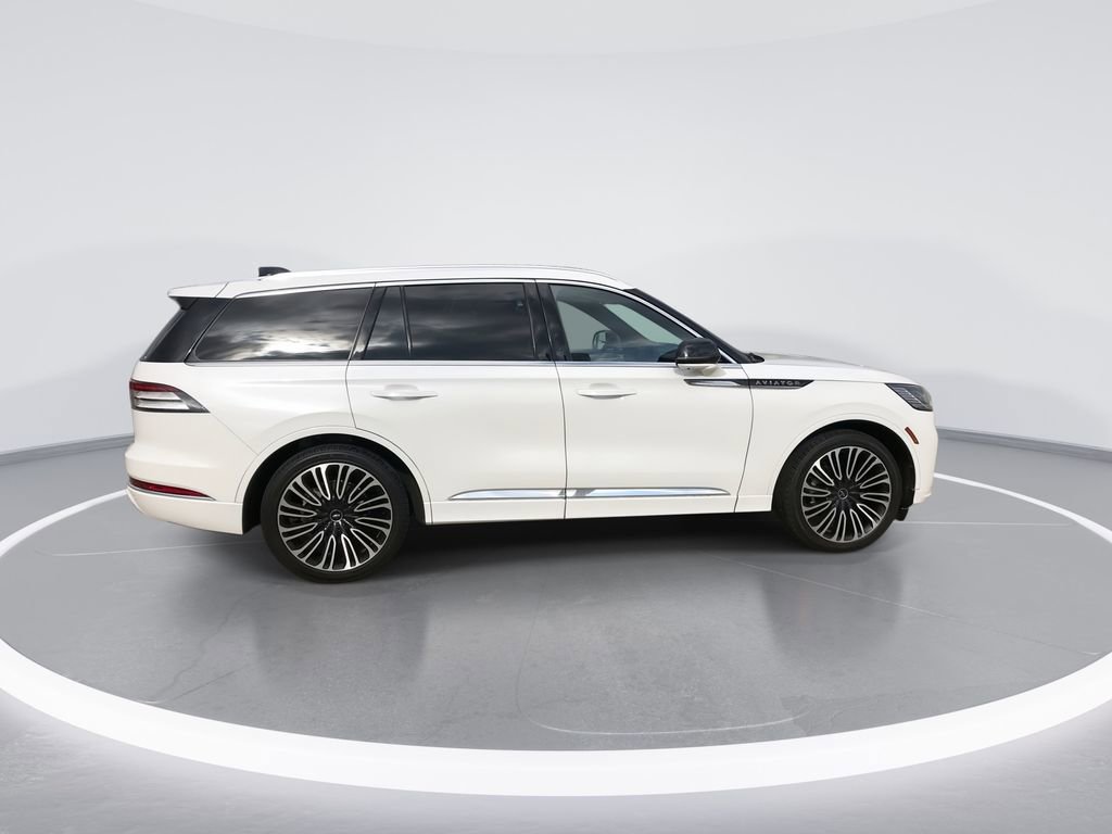 Used 2025 Lincoln Aviator Black Label AWD/4WD image 9