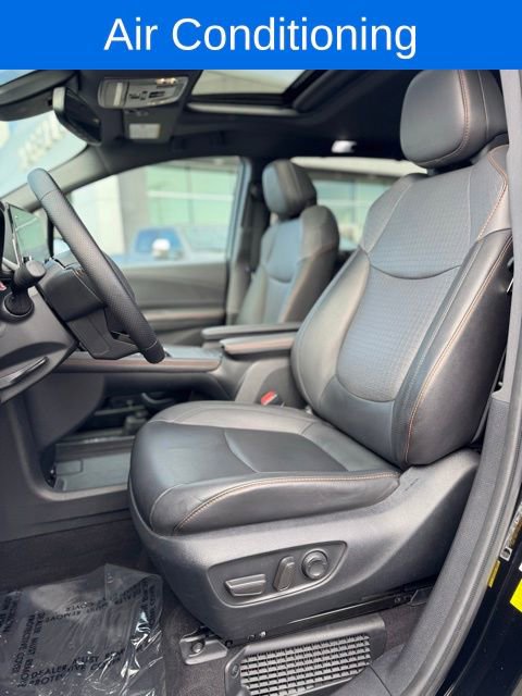 Used 2022 Toyota Sienna XSE w/ XSE Plus Package image 16