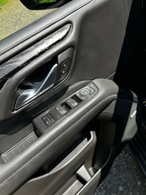 Used 2021 GMC Yukon Denali w/ Denali Premium Package AWD/4WD image 5
