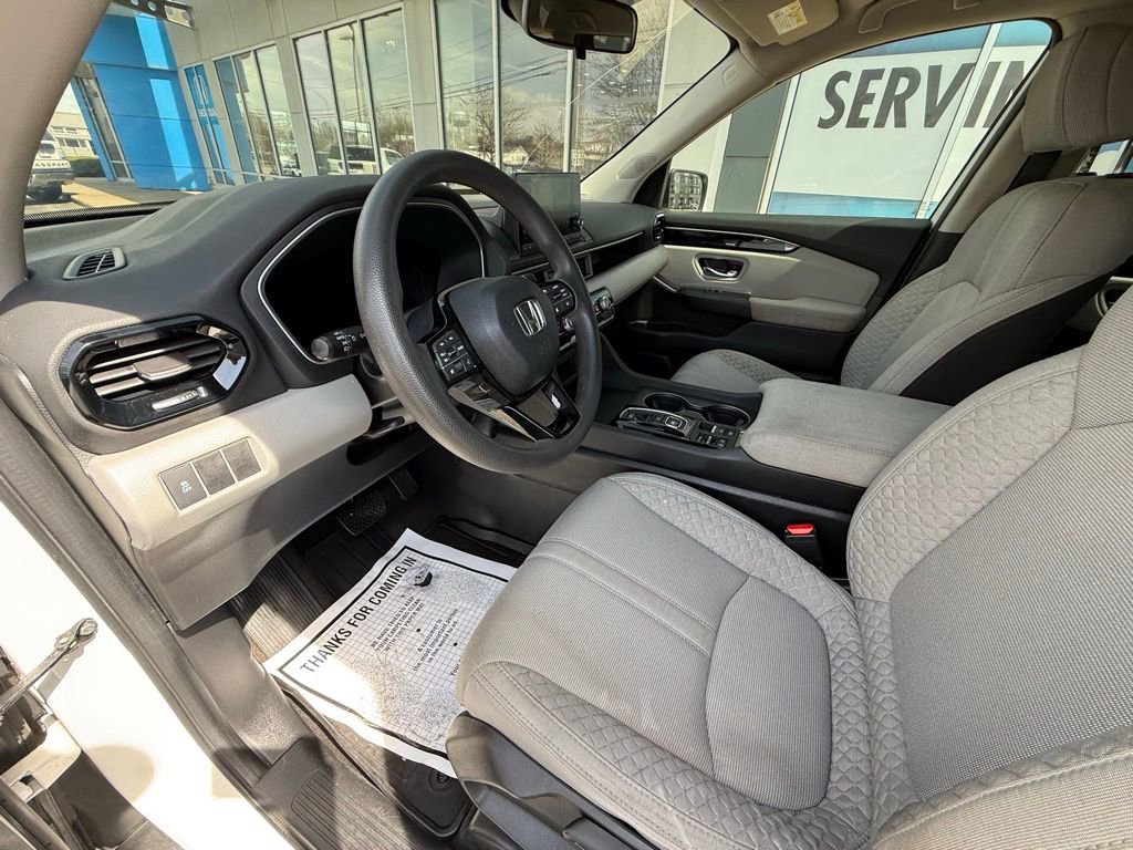 Used 2023 Honda Pilot LX image 15