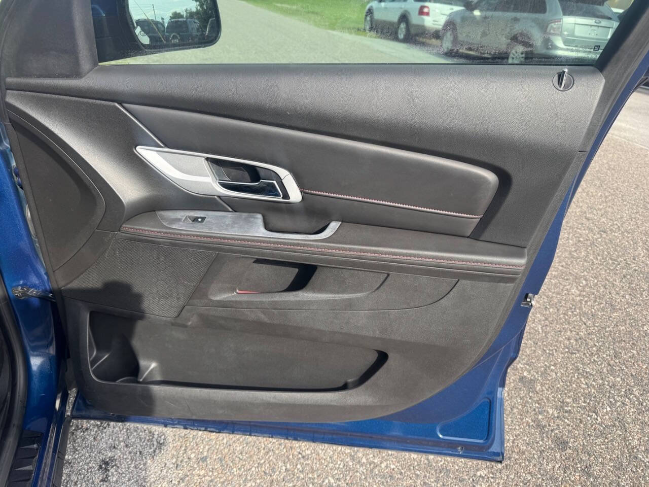 Used 2010 GMC Terrain SLE FWD image 15