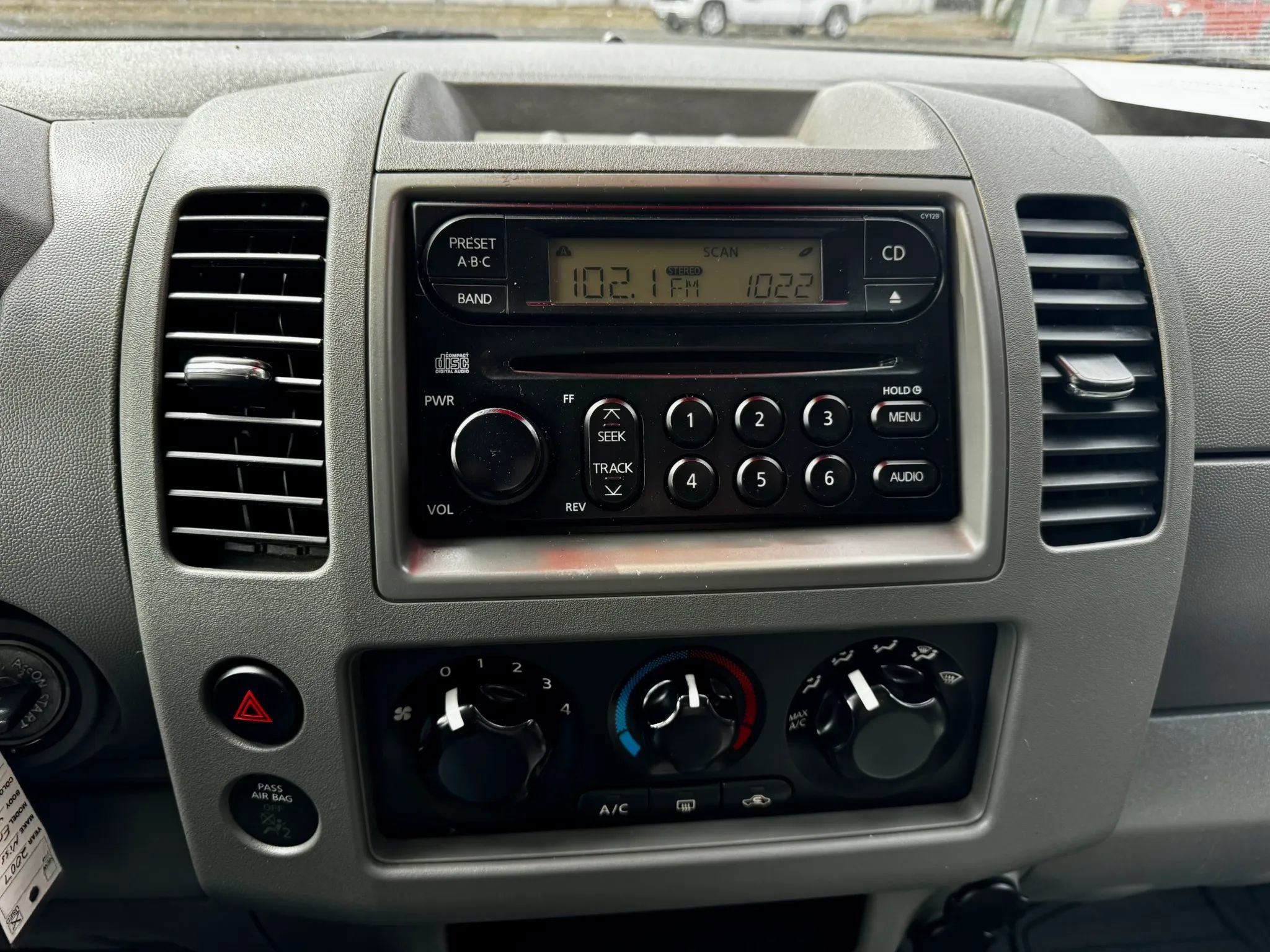 Used 2007 Nissan Frontier LE RWD image 11