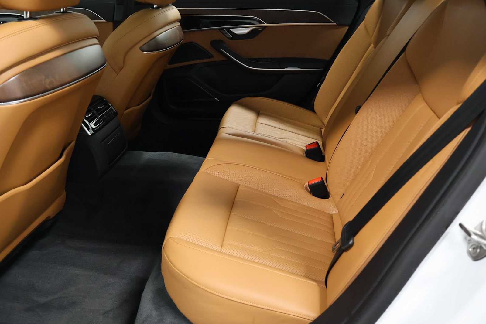 Used 2025 Audi A8 L 3.0T AWD/4WD image 34