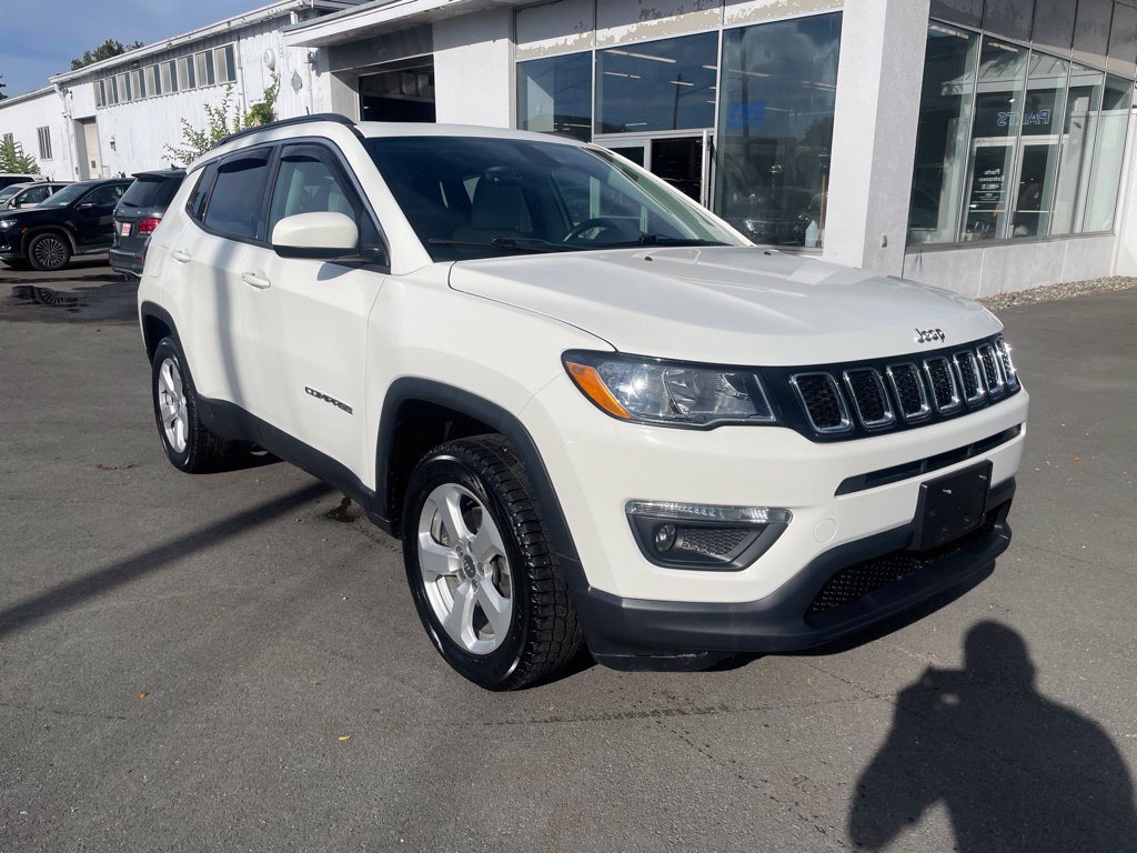 Used 2018 Jeep Compass Latitude w/ Popular Equipment Group AWD/4WD image 8