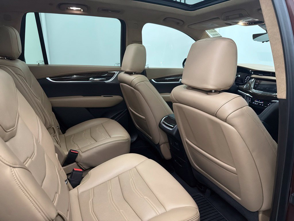 Used 2022 Cadillac XT6 Premium Luxury w/ Platinum Package FWD image 32