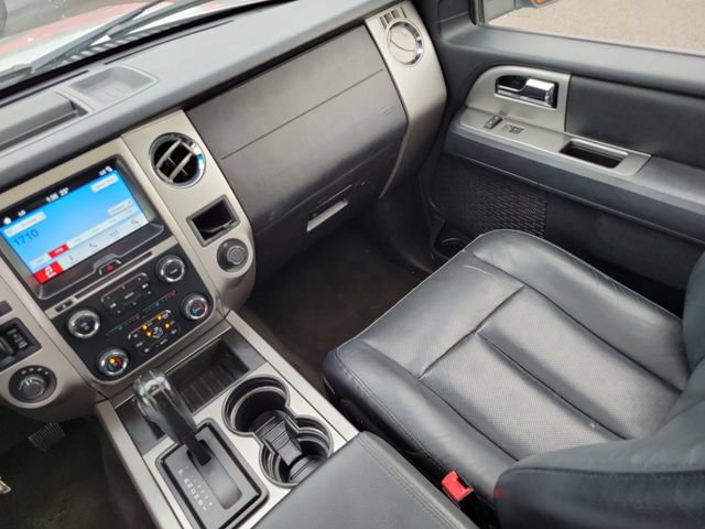 Used 2017 Ford Expedition XLT w/ Equipment Group 201A AWD/4WD image 31