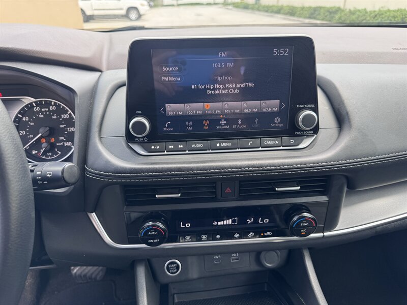 Used 2023 Nissan Rogue SV FWD image 10