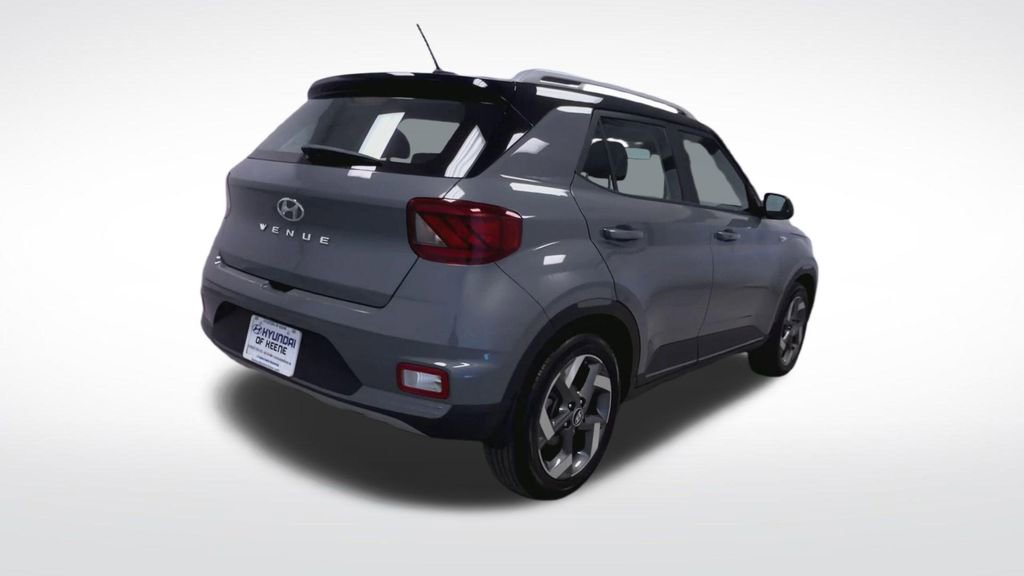 Used 2023 Hyundai Venue Limited image 23