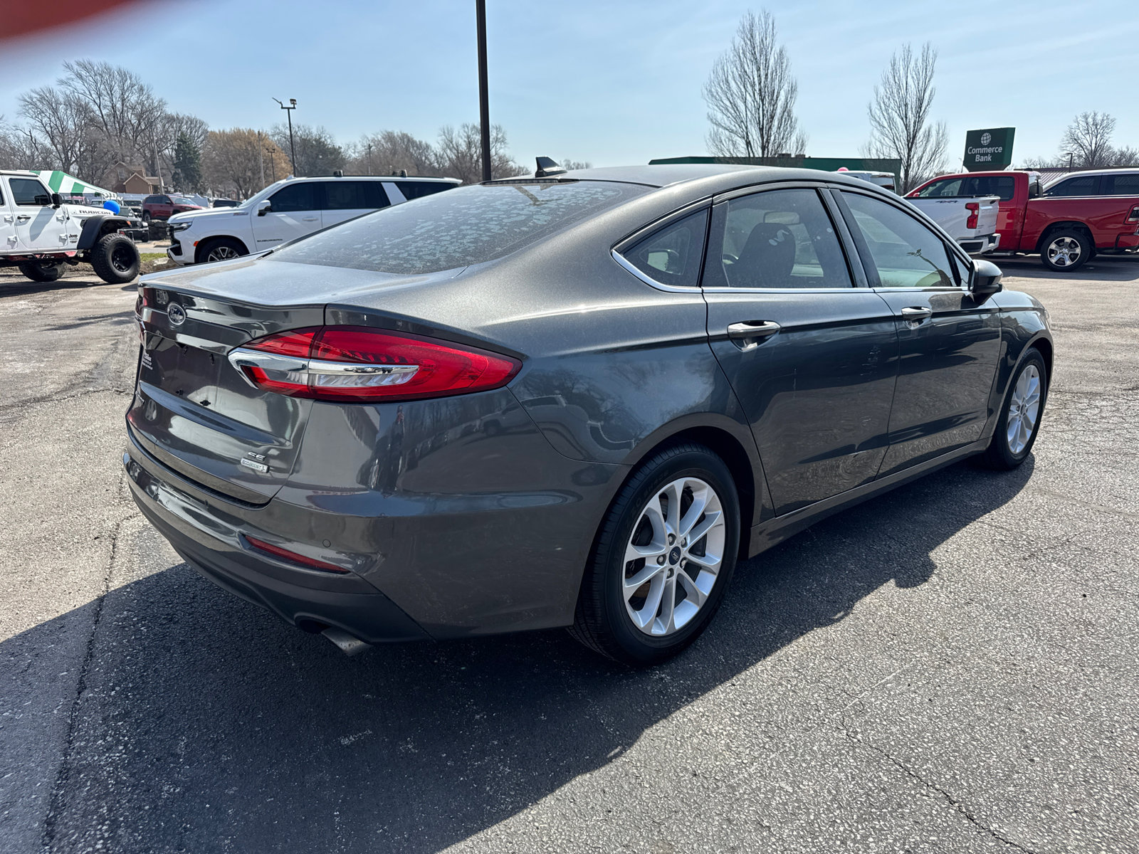 Used 2020 Ford Fusion SE image 5