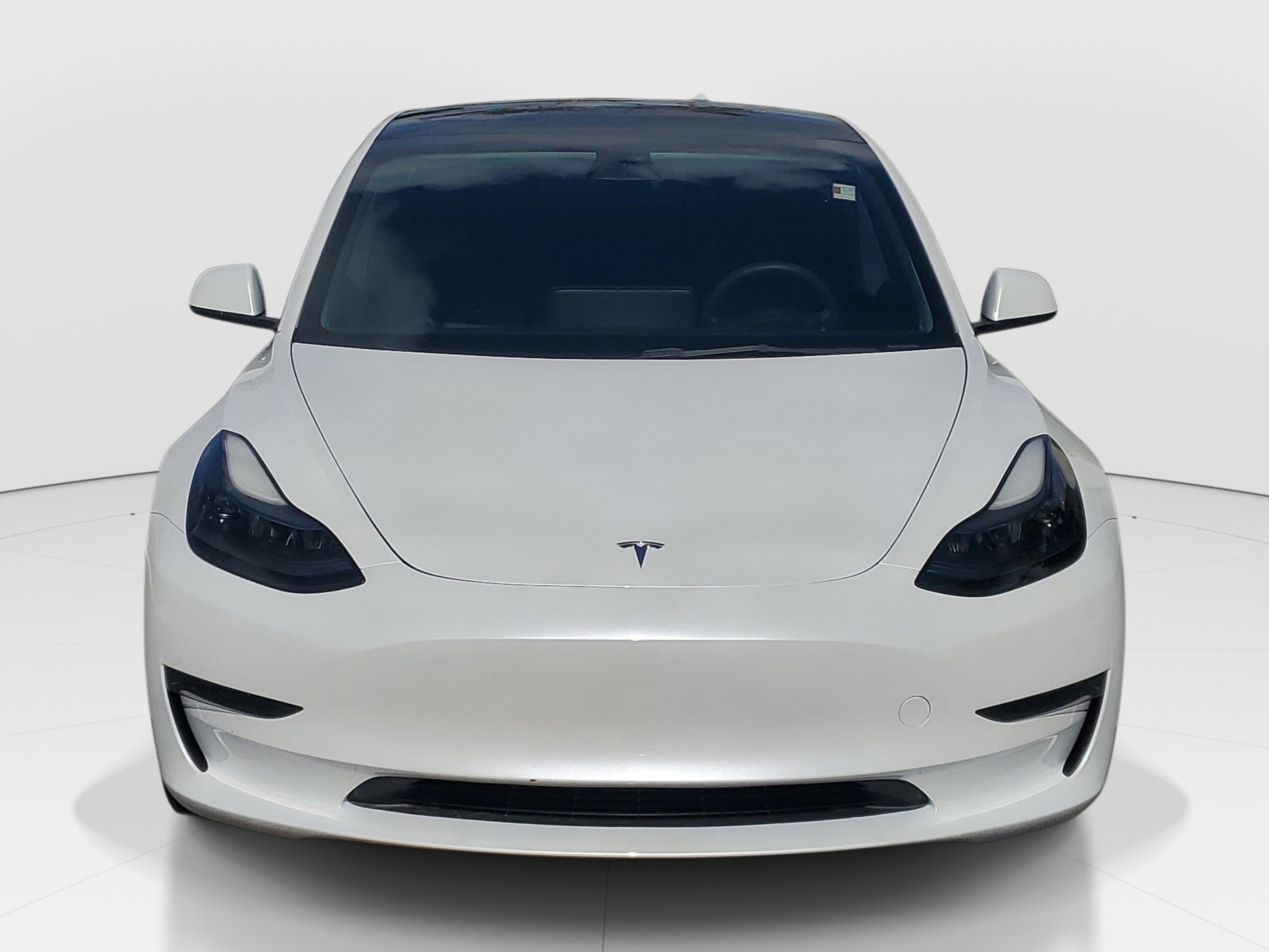 Used 2023 Tesla Model 3 Standard Range image 2