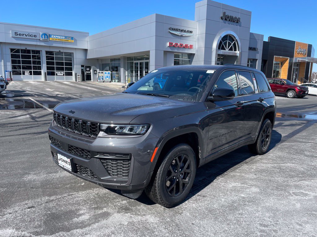 New 2026 Jeep Grand Cherokee Altitude AWD/4WD image 1