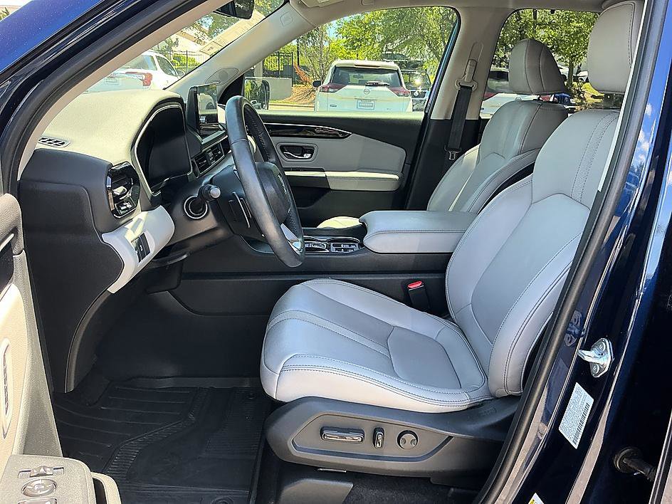 Used 2023 Honda Pilot Touring image 12