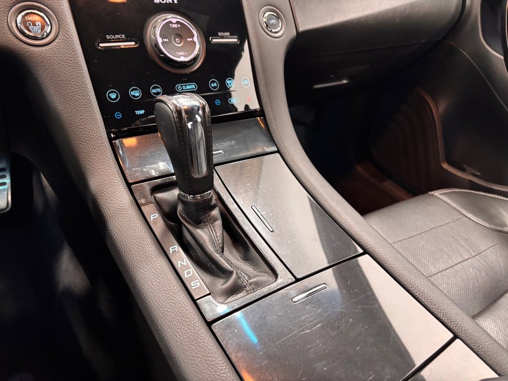 Used 2018 Ford Taurus SHO AWD/4WD image 14