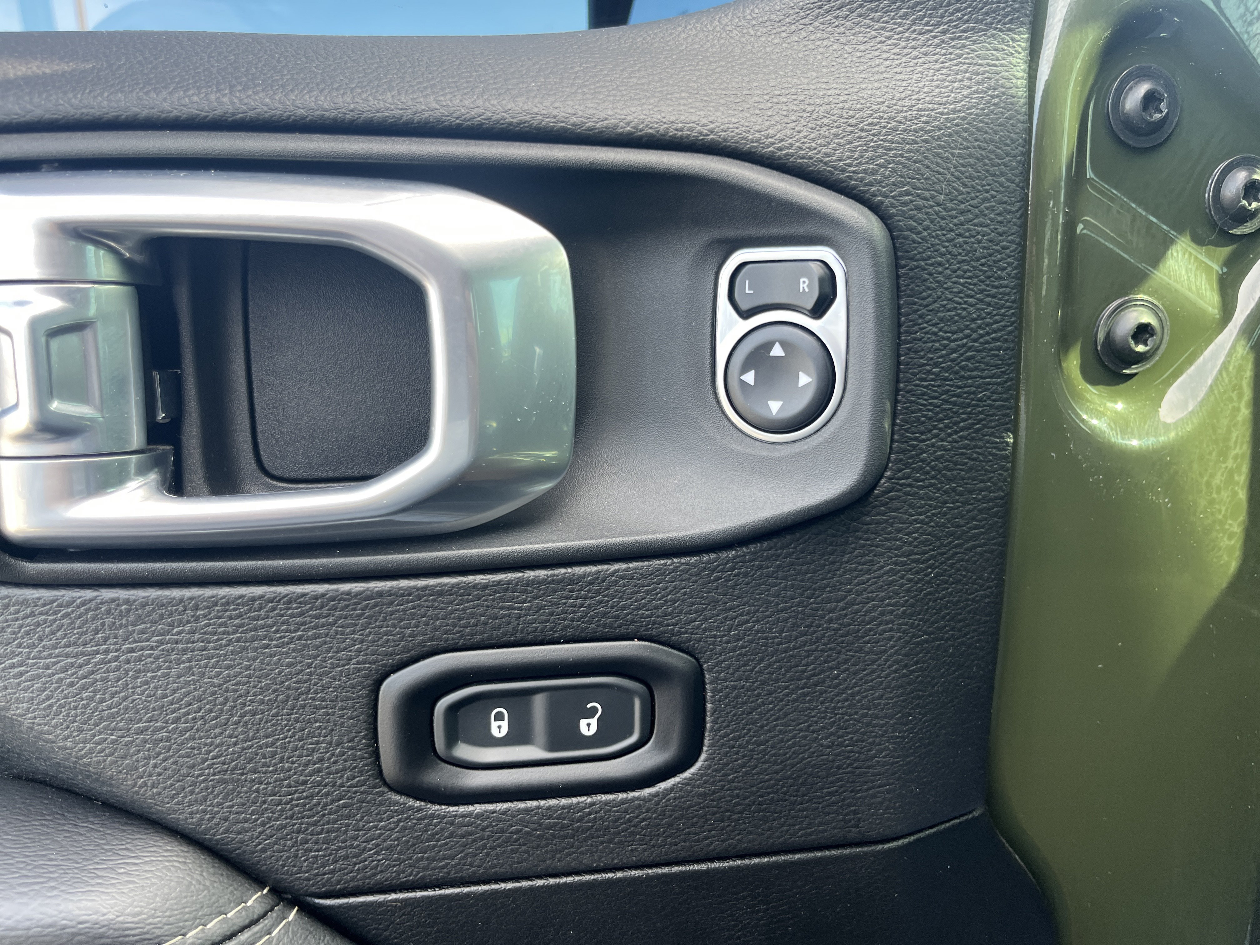 Used 2021 Jeep Wrangler Rubicon AWD/4WD image 17