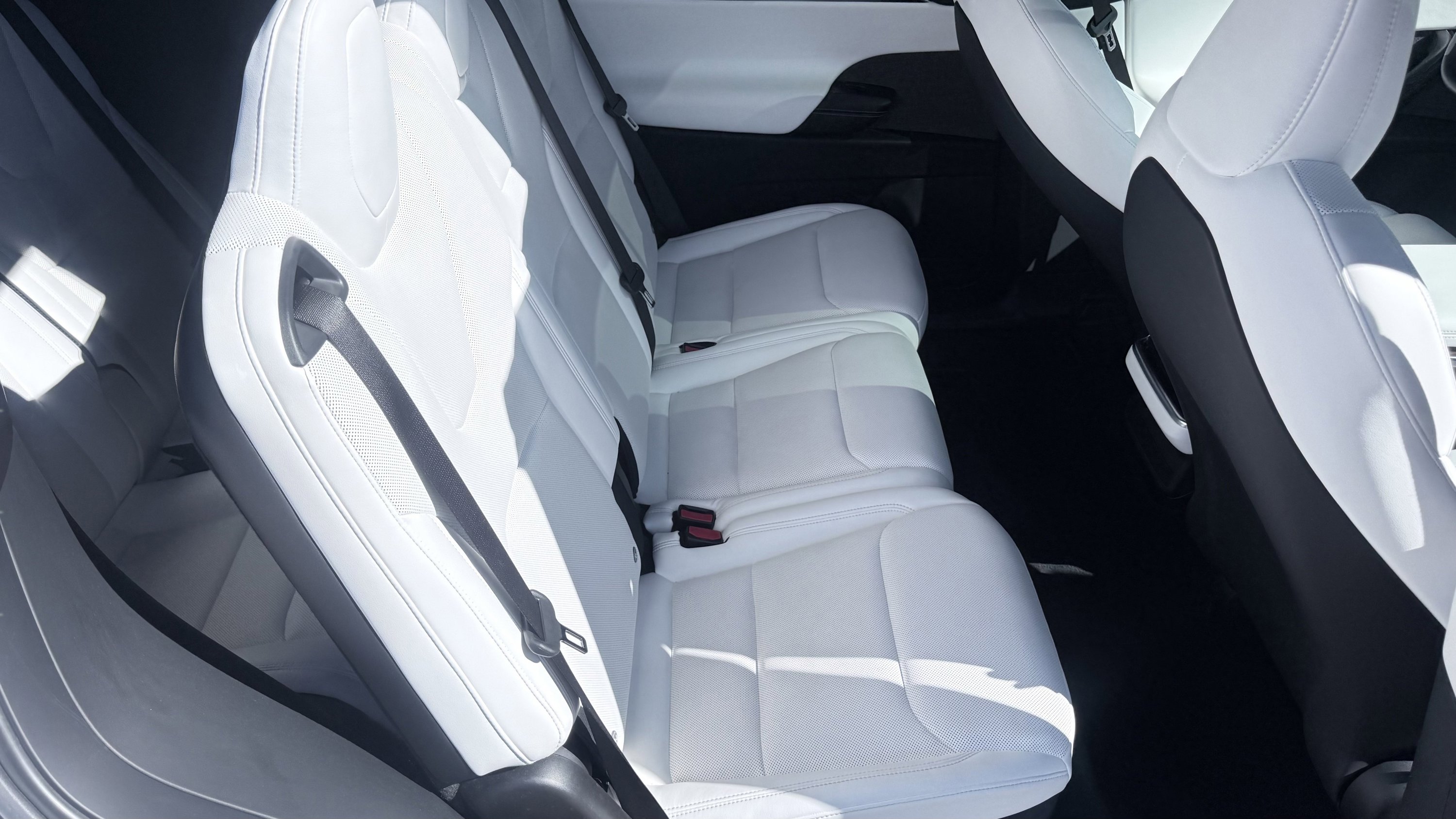 Used 2023 Tesla Model X image 40
