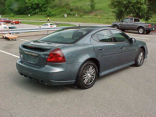 Used 2007 Pontiac Grand Prix GT w/ Special Edition Package FWD image 10